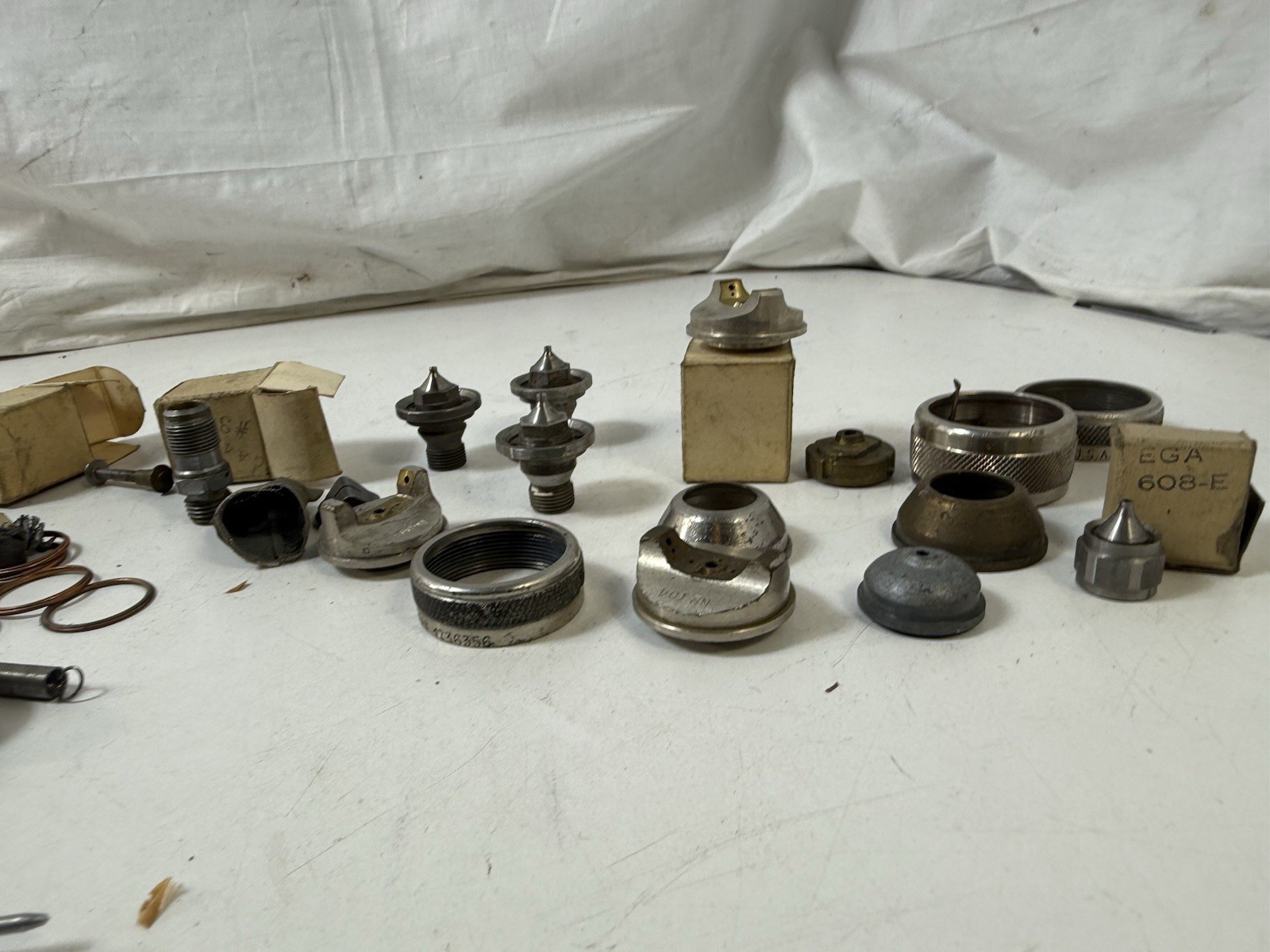 Vintage Binks DeVilbiss Spray Gun Parts Lot Fluid Nozzles Air Caps Rings