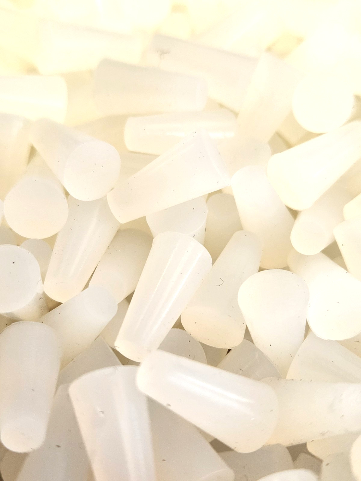 50 Pieces – Silicone Tapered Plugs for Powder Coating 3/16″ x 5/16″ x 5/8″ Long