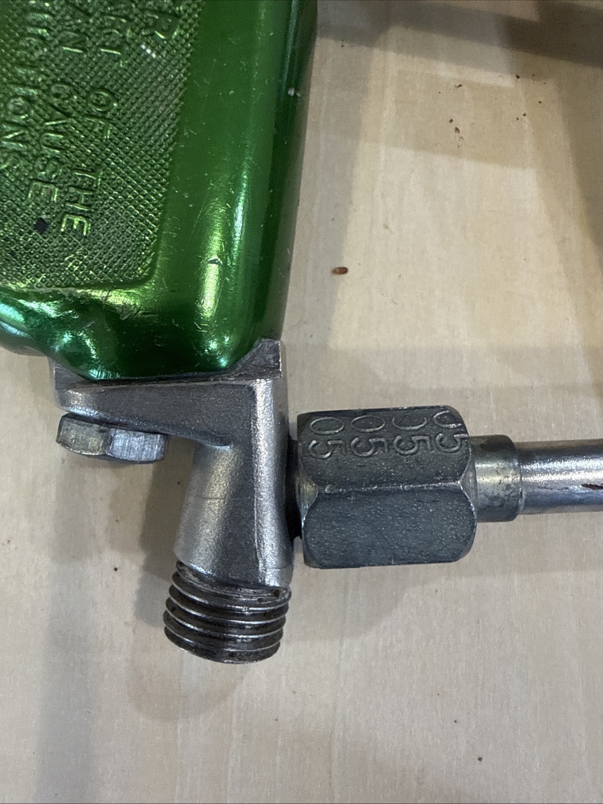 Binks Model 700 Airless Paint Spray Gun