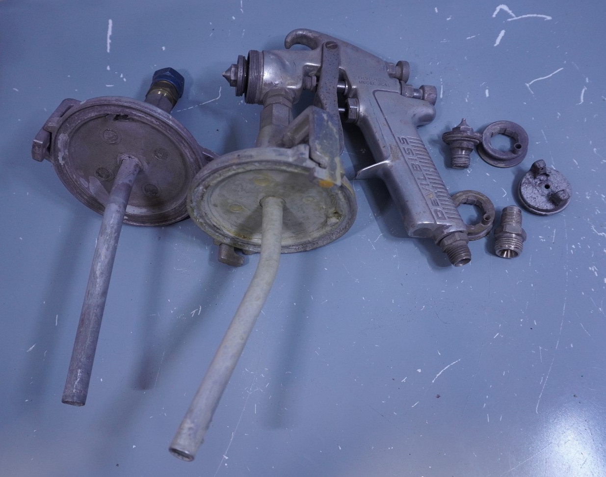 Vintage DeVilbiss Model JGA Spray Gun Lot – Siphon Feed Parts, Lids & Tips