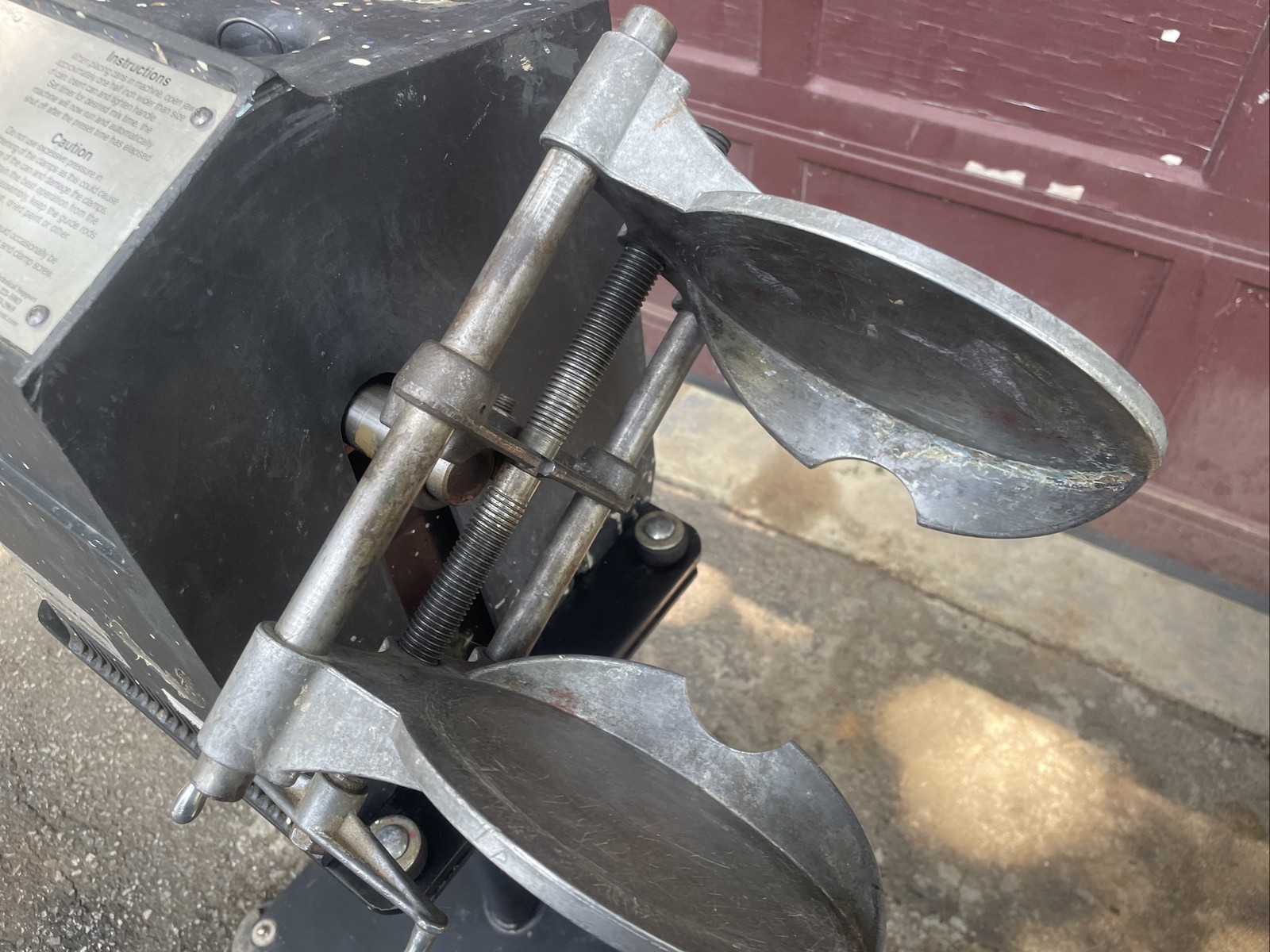 Red Devil paint conditioner shaker model 5400 Two arm
