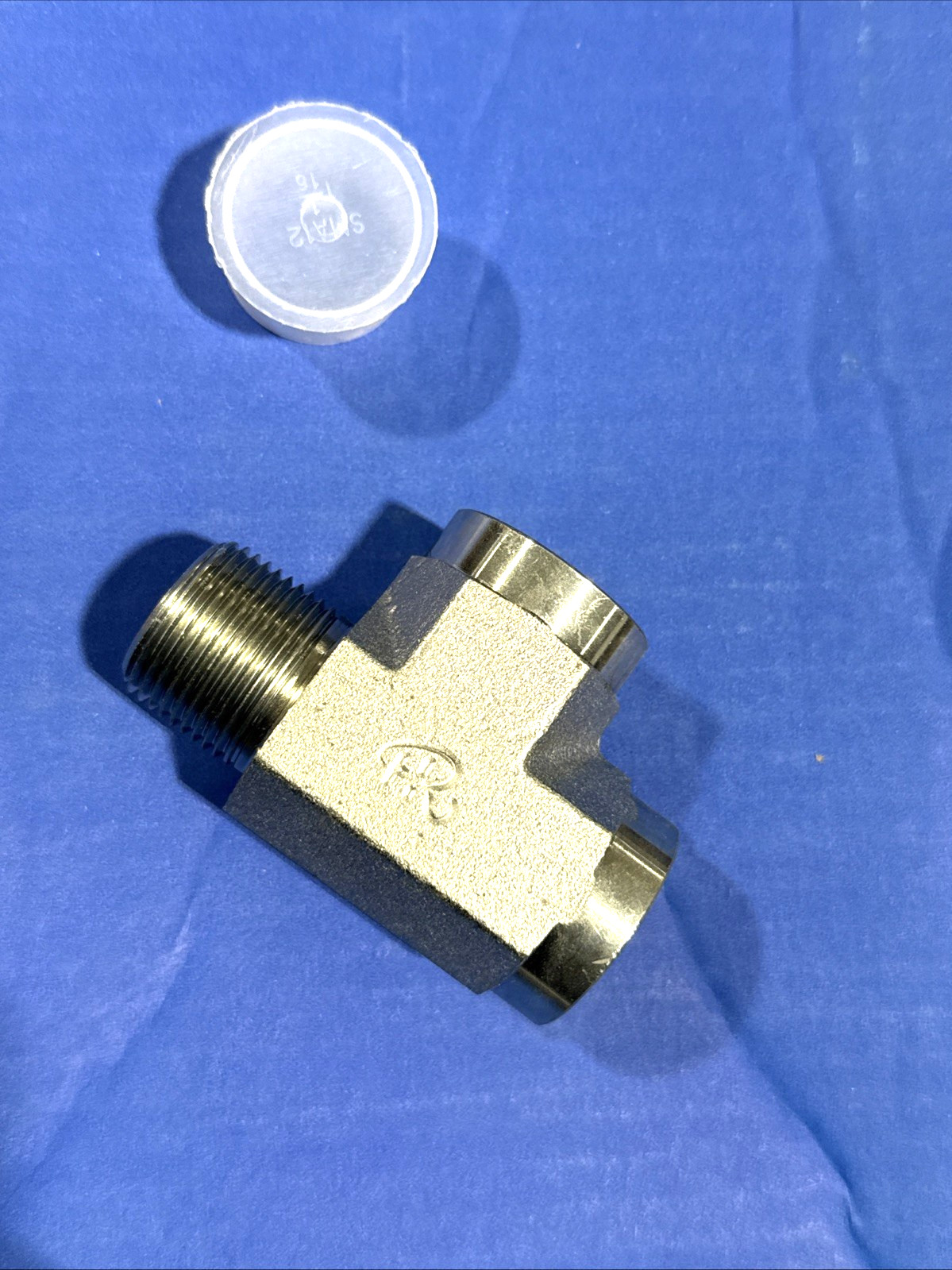 Graco Gusmer Spray Foam 111337 Street Tee Fitting H20 H25 H35 Pro (OEM) *NEW*