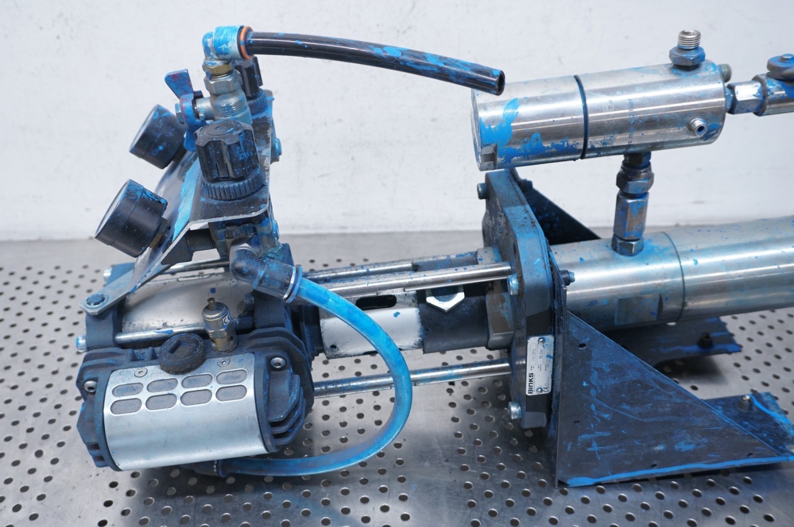 BINKS FX12PU pump manufactured in 2022 AX85S removed from Ransflow