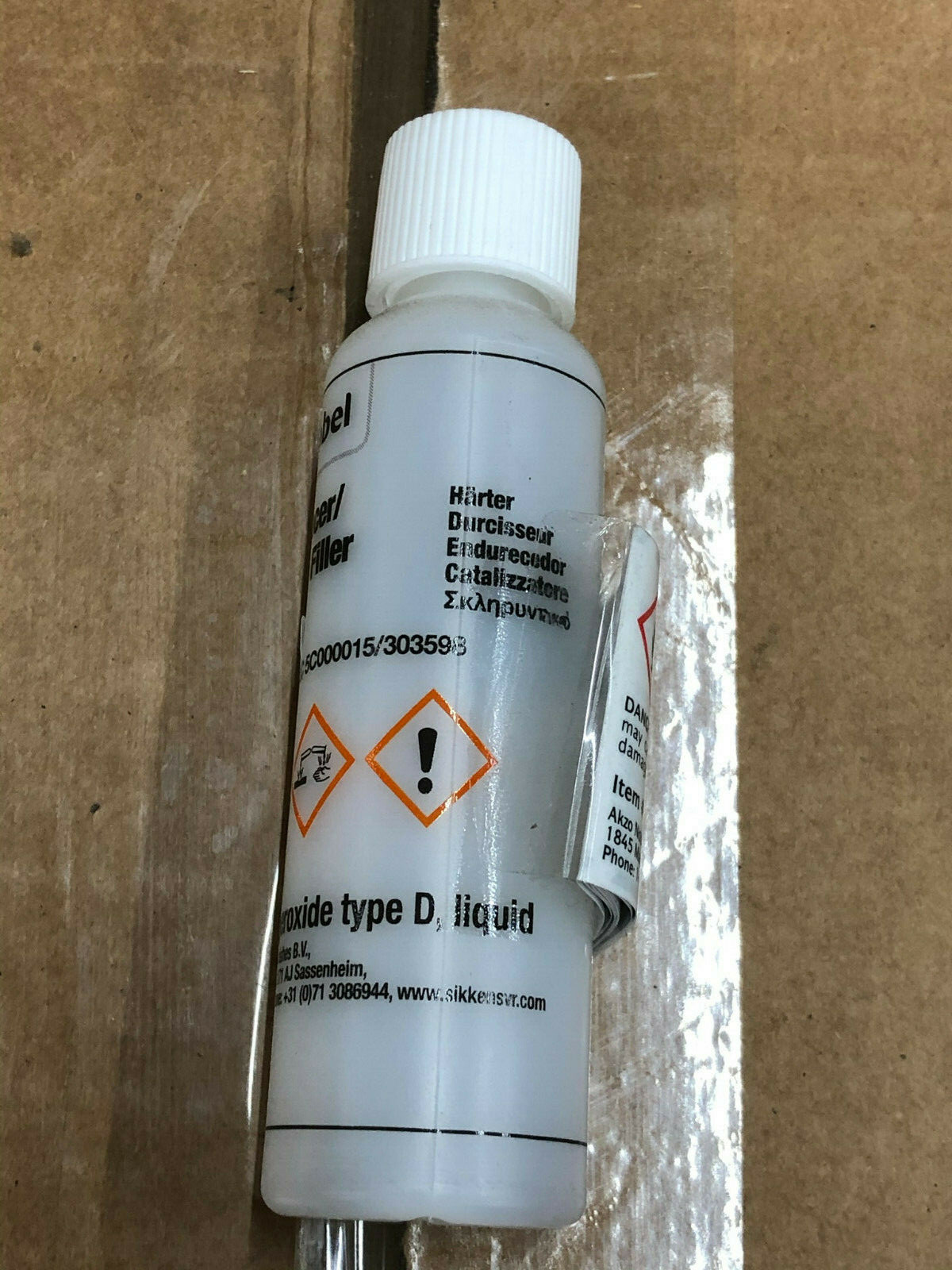 1 50mL BOTTLE OF AKZO NOBEL 303598 POLYSURFACER SPRAYING FILLER HARDENER UN3105