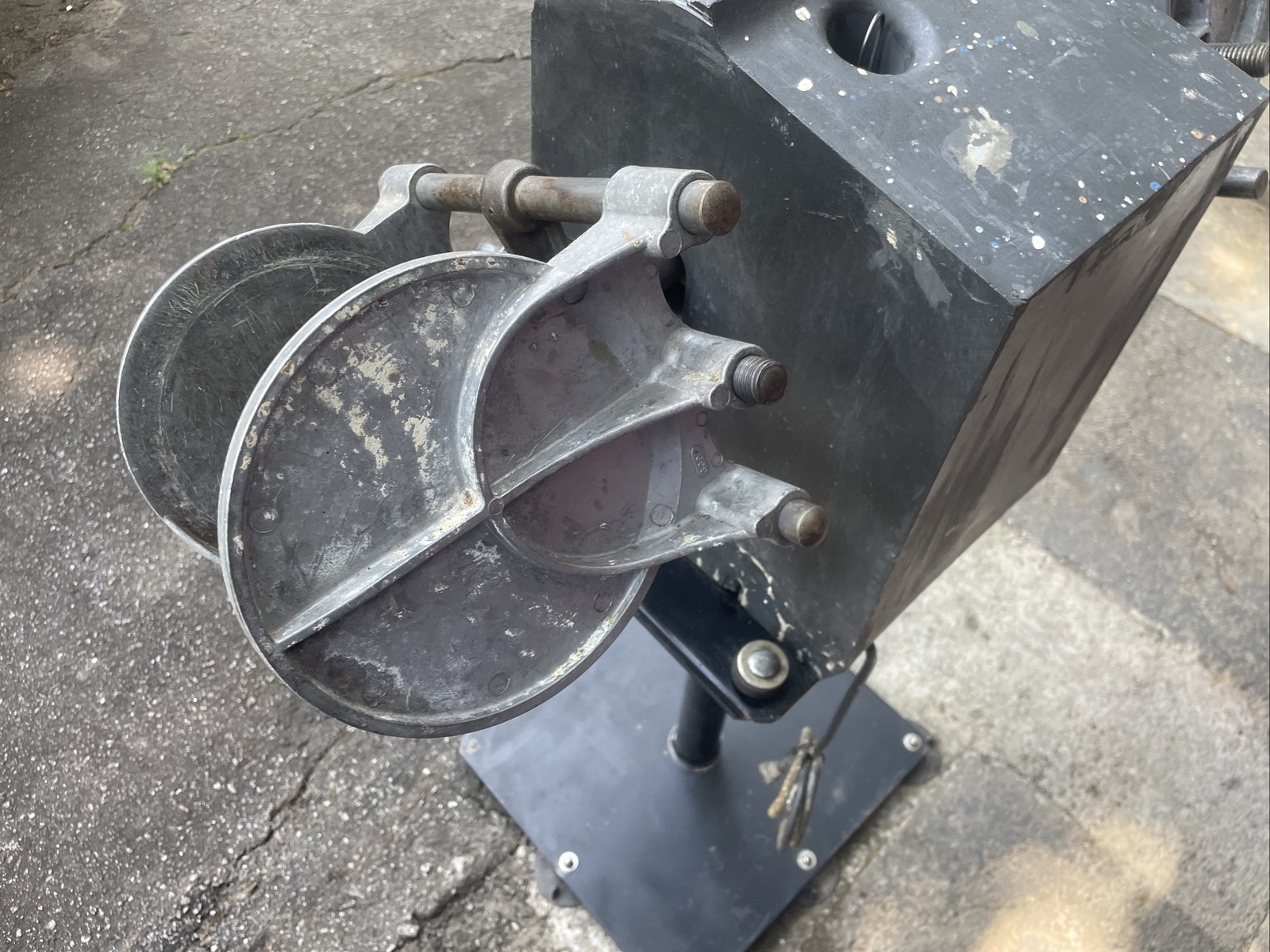 Red Devil paint conditioner shaker model 5400 Two arm