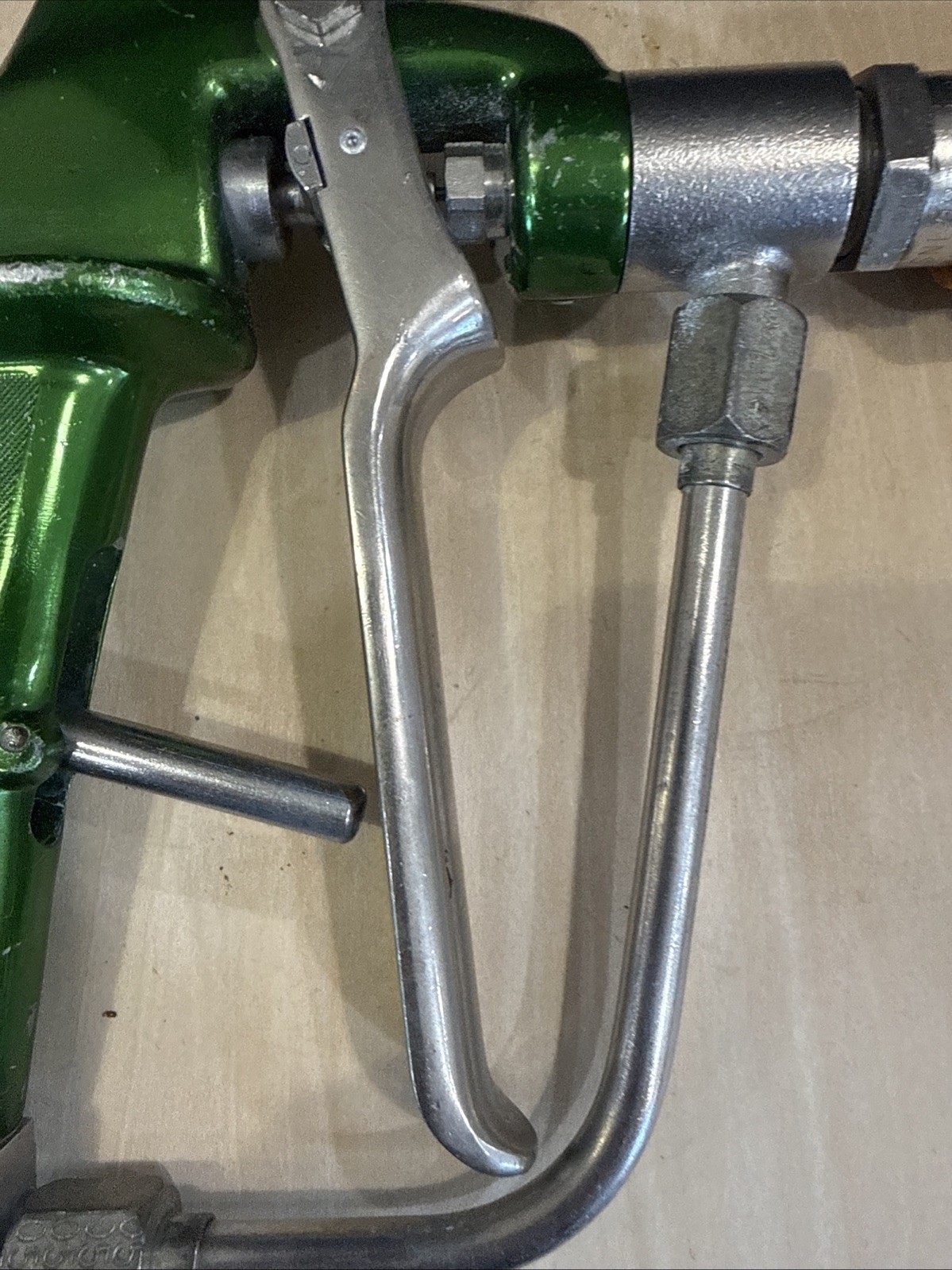 Binks Model 700 Airless Paint Spray Gun