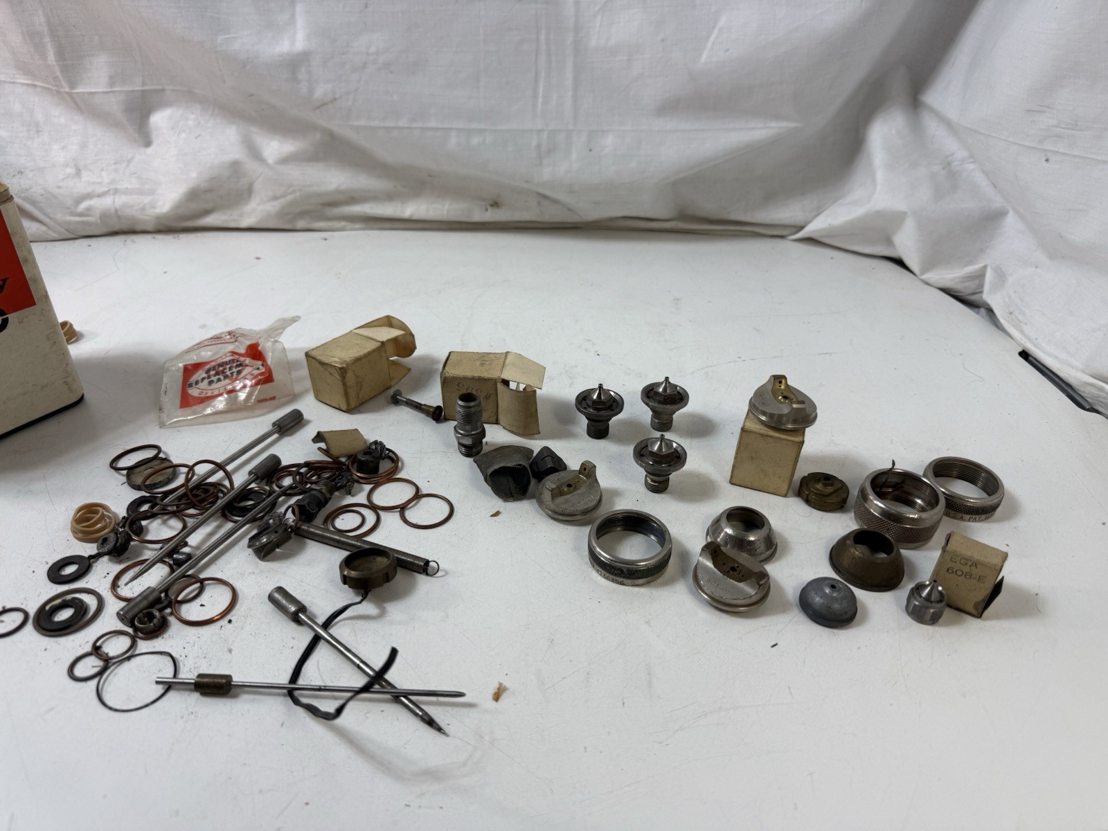 Vintage Binks DeVilbiss Spray Gun Parts Lot Fluid Nozzles Air Caps Rings