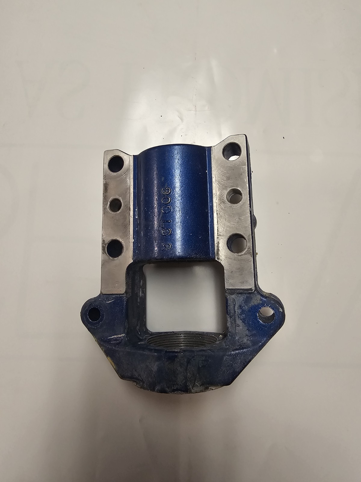 OEM Graco 240523 Bearing Housing 909 LS2 Ultra Max 1095 Used