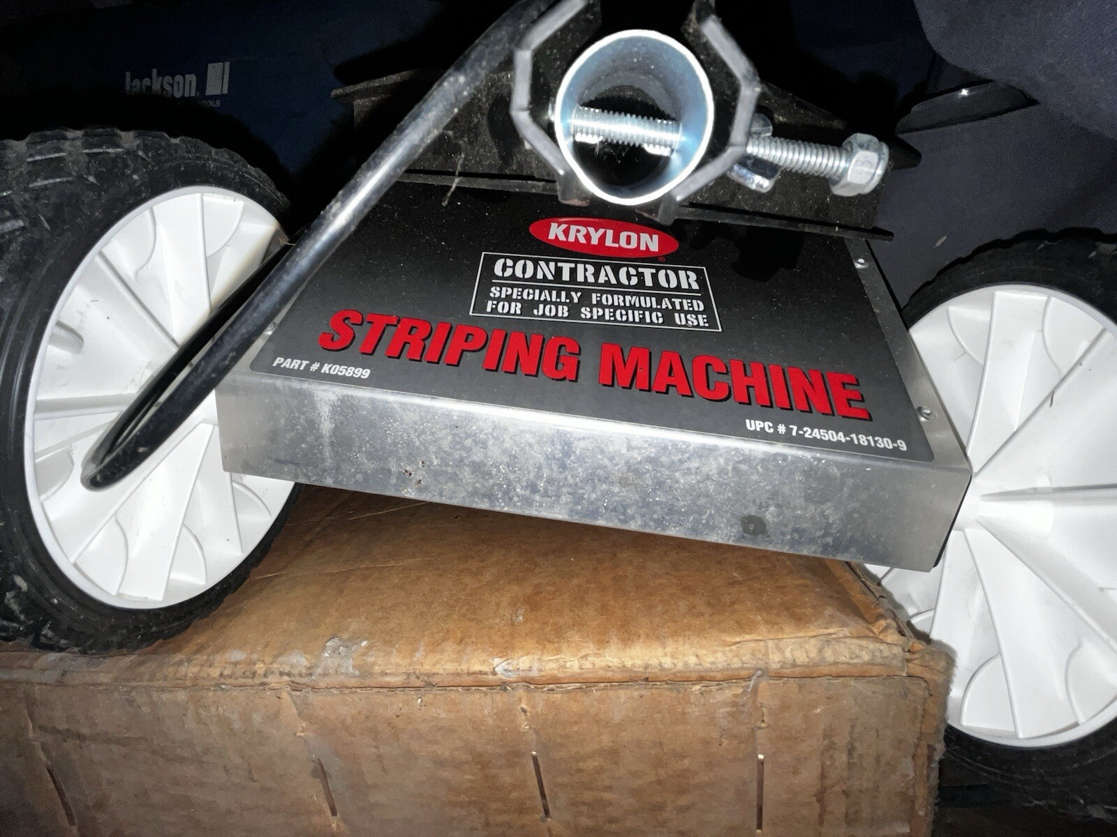 Krylon Striping Machine, Contractor Grade, Holds 10 Inverted Aerosol Cans