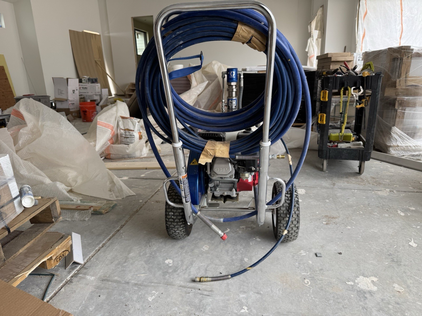 Graco DutyMax GH230DI Standard Series Convertible Gas Hydraulic airless sprayer