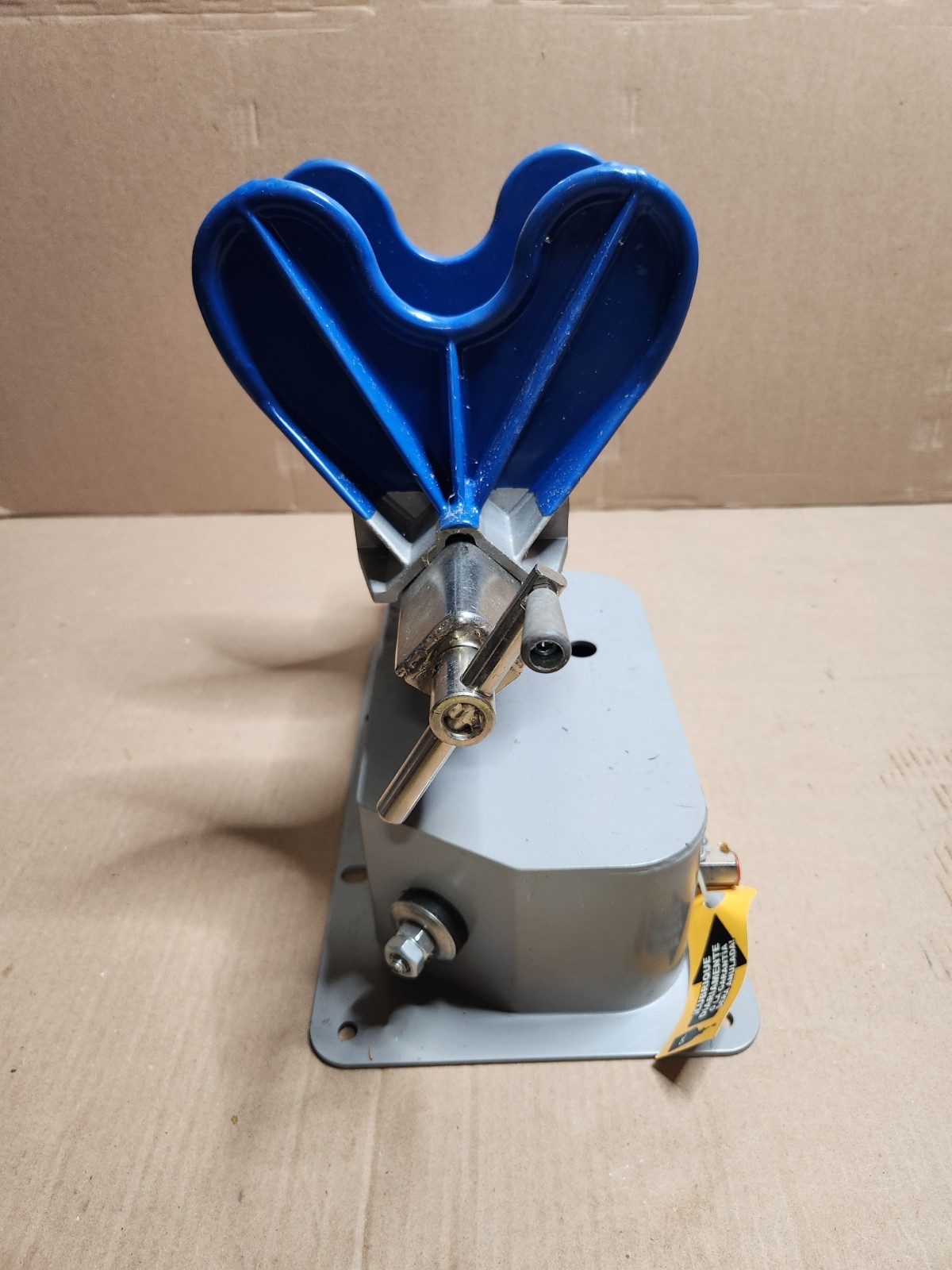 Pneumatic Paint Shaker Machine Air Pint Quart Gallon Mixer Nonsparking 1/4″ NPT