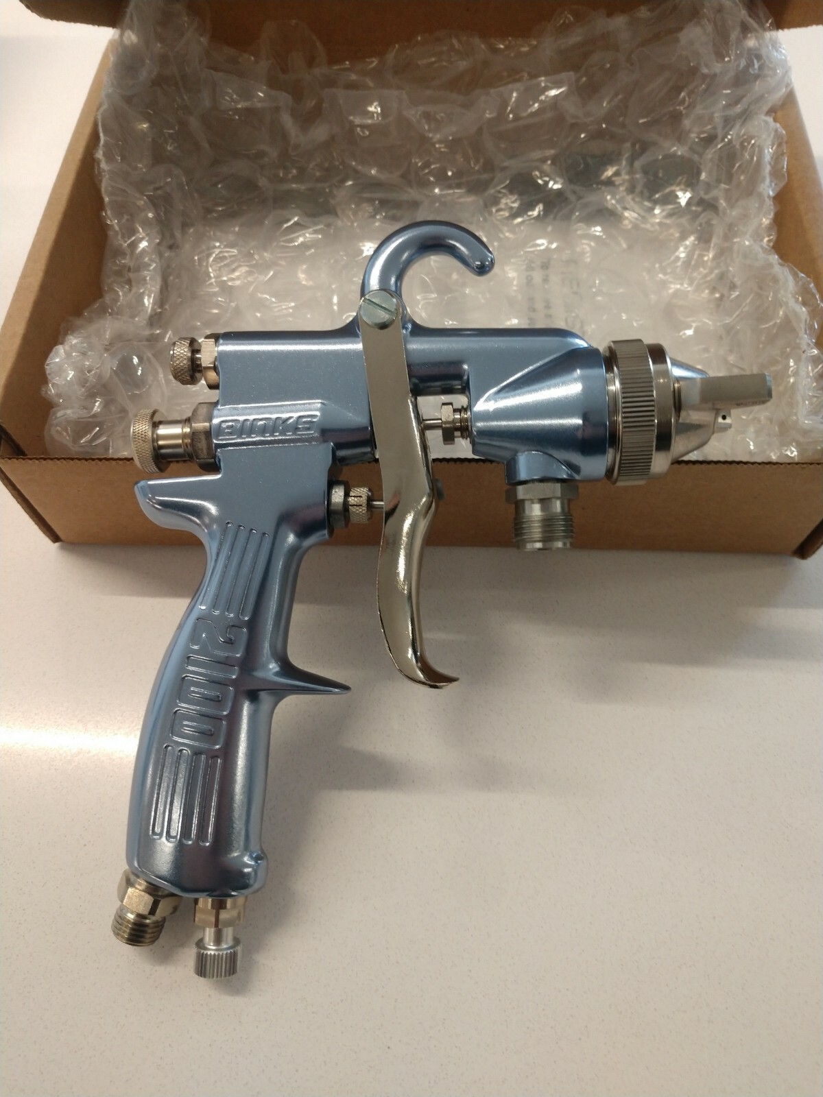 Binks 2100 Pressure Feed Conventional Spray Gun 66SS/66SD