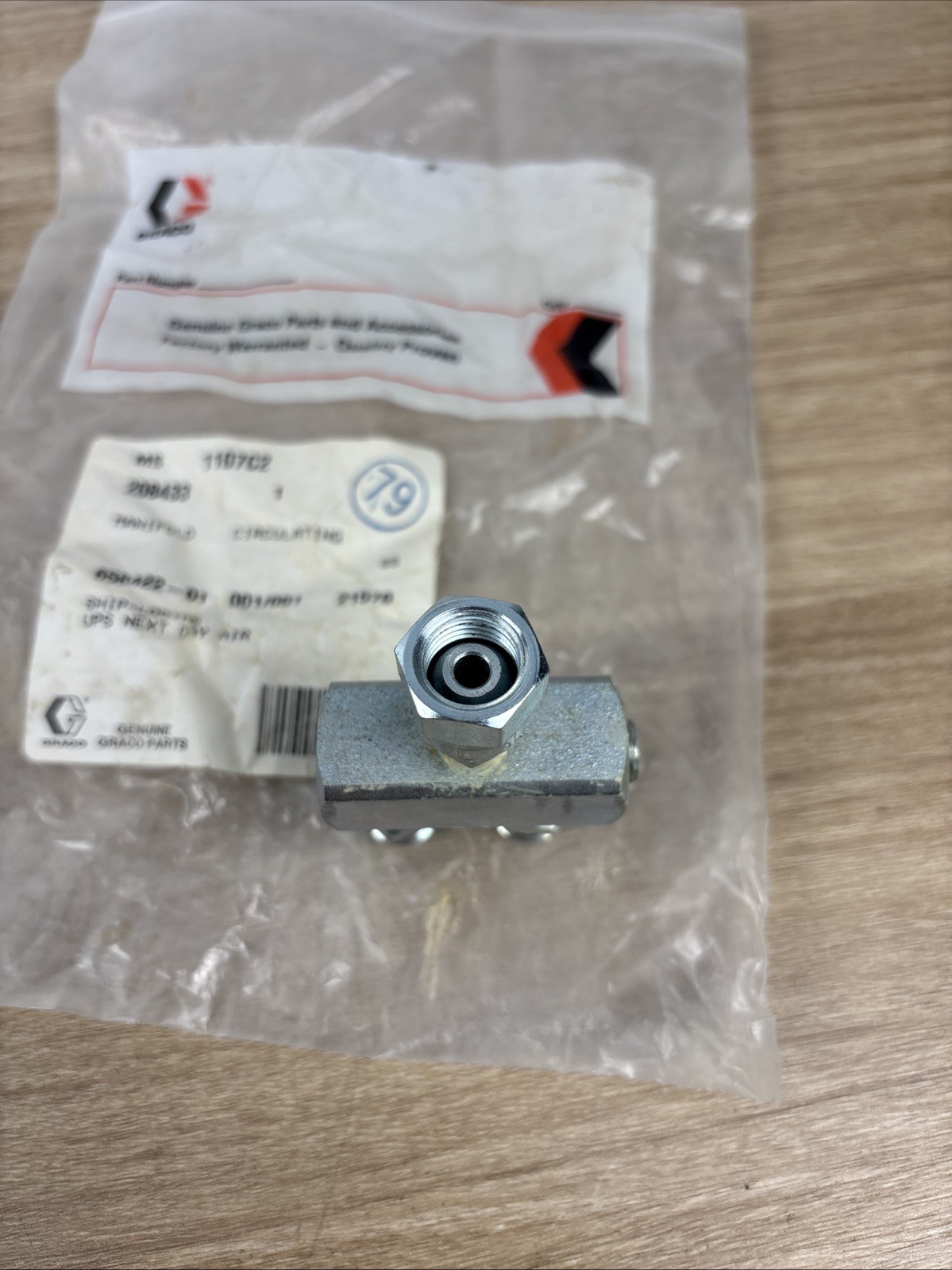 Graco 208433 Circulating Manifold for APS-100 Primer Spray Module