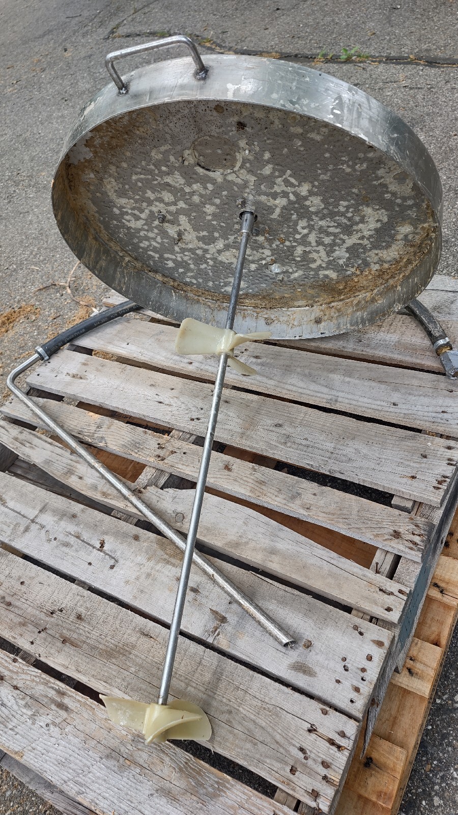 KREMLIN 55 GALLON DRUM AGITATOR COVER & NYLON BLADES W/ GAST 2AM-NCC-16 PUMP