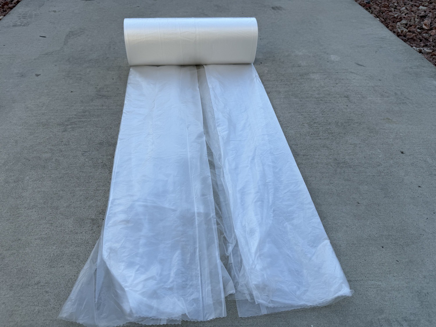 Painters Plastic Sheeting – 9′ x 400′ Clear HDPE (0.31 Mil),USA Made – Sandbaggy
