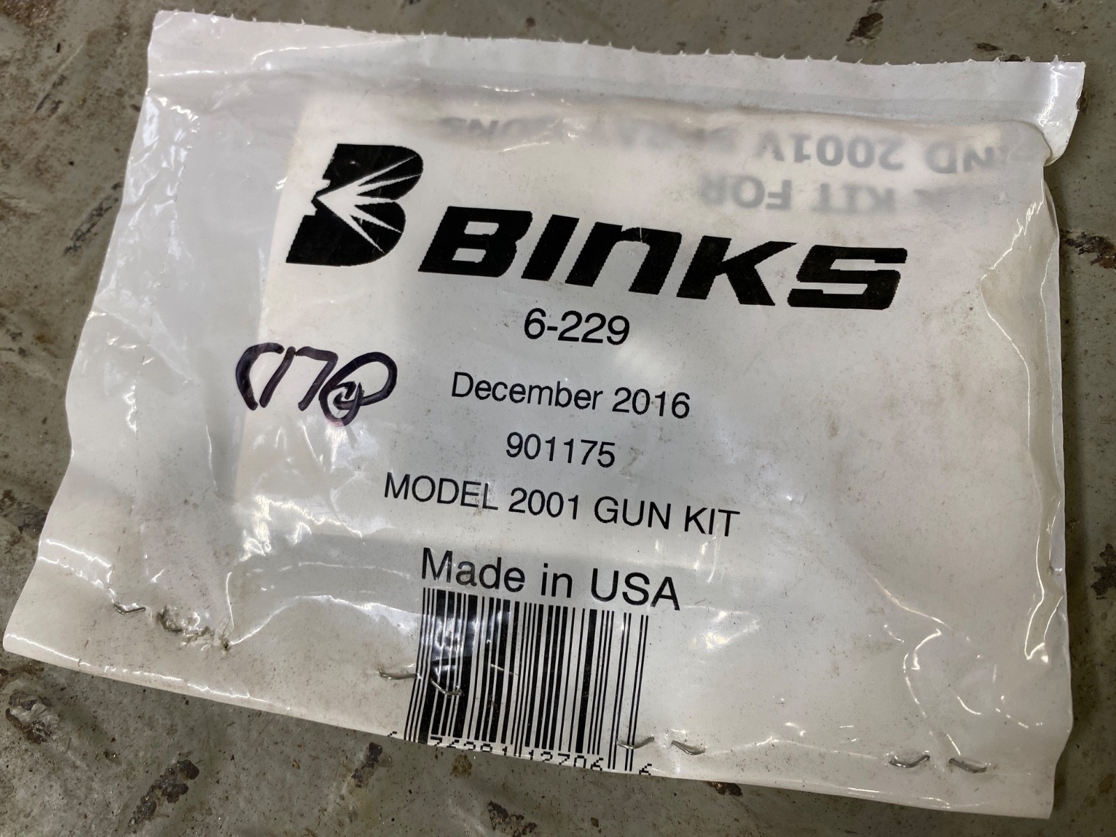 BINKS Spray Gun Model 2001 w/repair kit #6-229 + no nozzle
