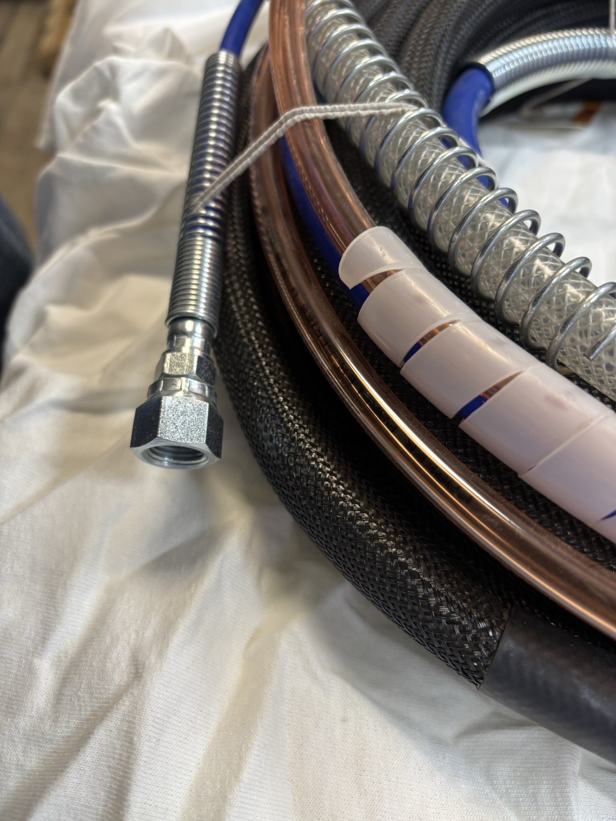 Graco 24U578 Super Flex fluid And Air Hose 25 Foot For Air Assist System