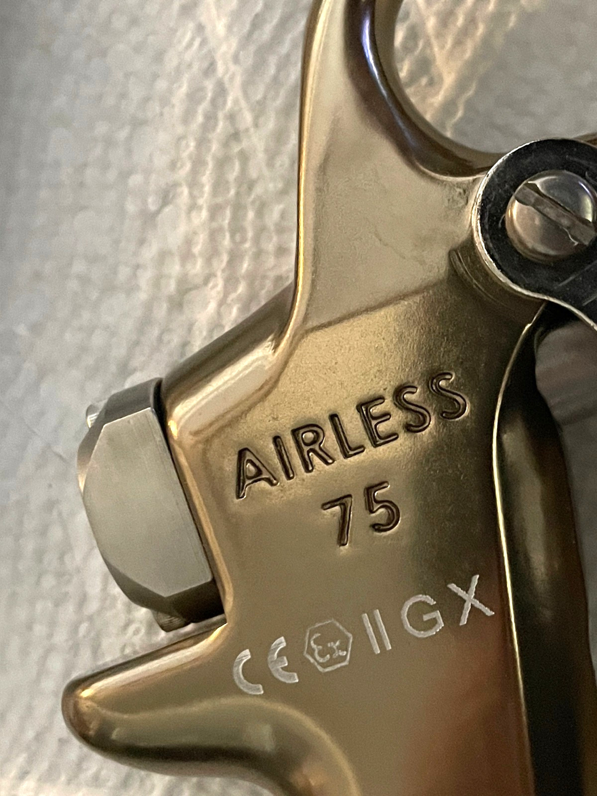 BINKS AIRLESS GUN MODEL 75 0811-7500-01 NIB + BONUS ITEM C IN DESCRIPTION
