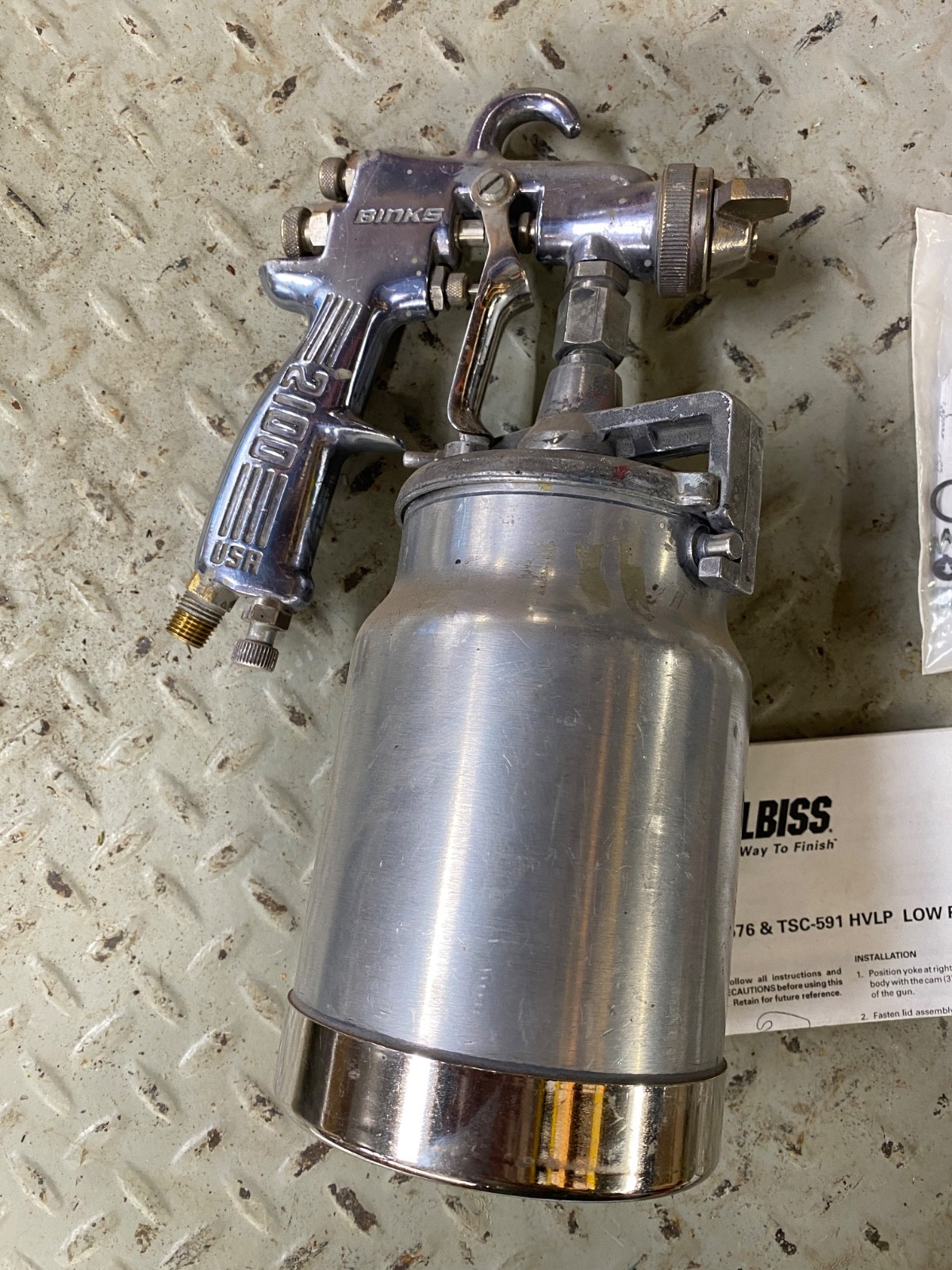 BINKS Spray Gun Model 2001 with DeVILBISS Canister + repair kit #6-229