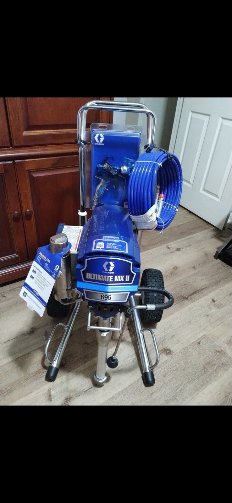 Graco Ultimate MX II 695 Airless Paint Sprayer SmartControl BlueLink Hose Gun