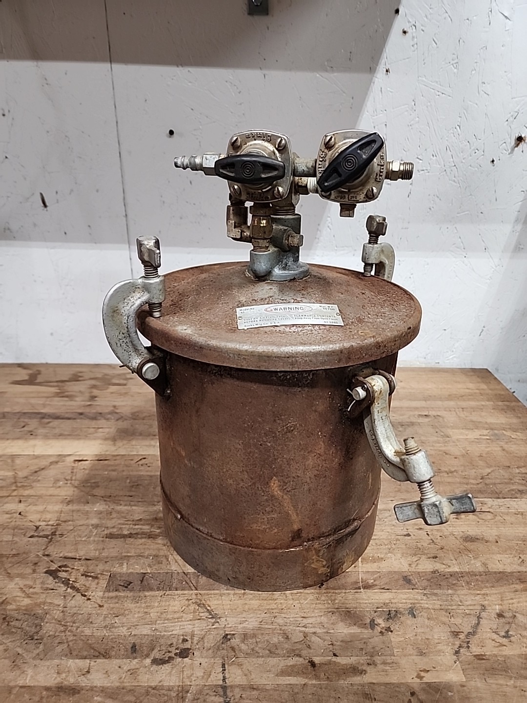 BINKS 3 Gallon Paint Pressure Pot Canister Tank 80PSI