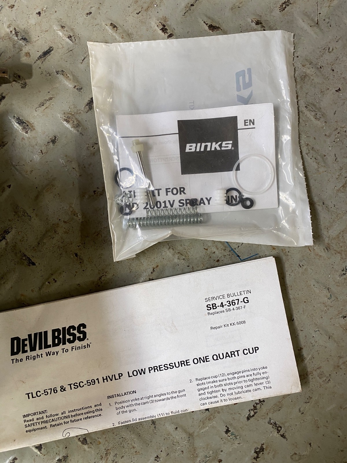 BINKS Spray Gun Model 2001 with DeVILBISS Canister + repair kit #6-229