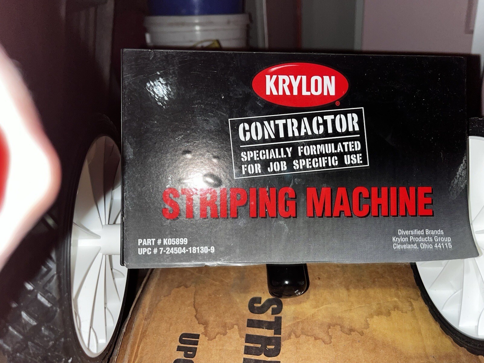 Krylon Striping Machine, Contractor Grade, Holds 10 Inverted Aerosol Cans