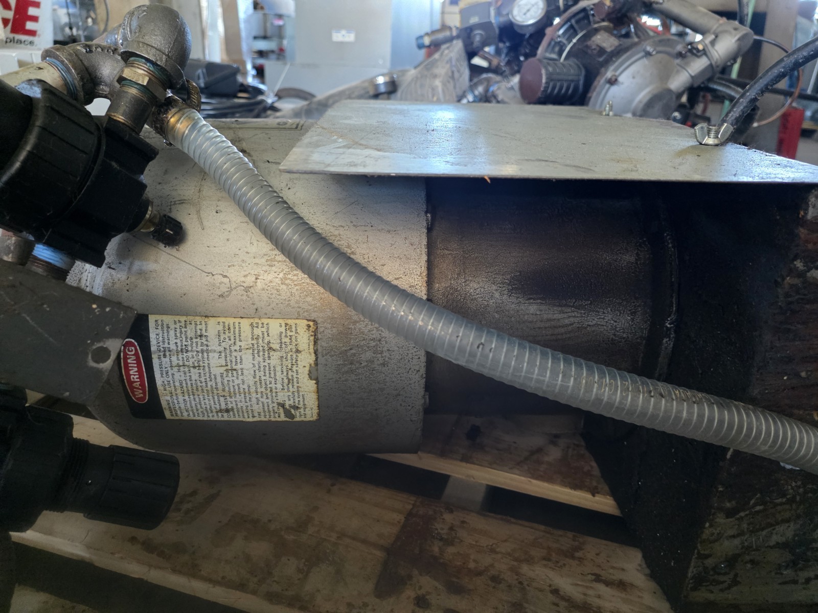 GRACO PNEUMATIC AIRLESS PAINT SPRAYING PUMP/UNIT 30:1 RATIO