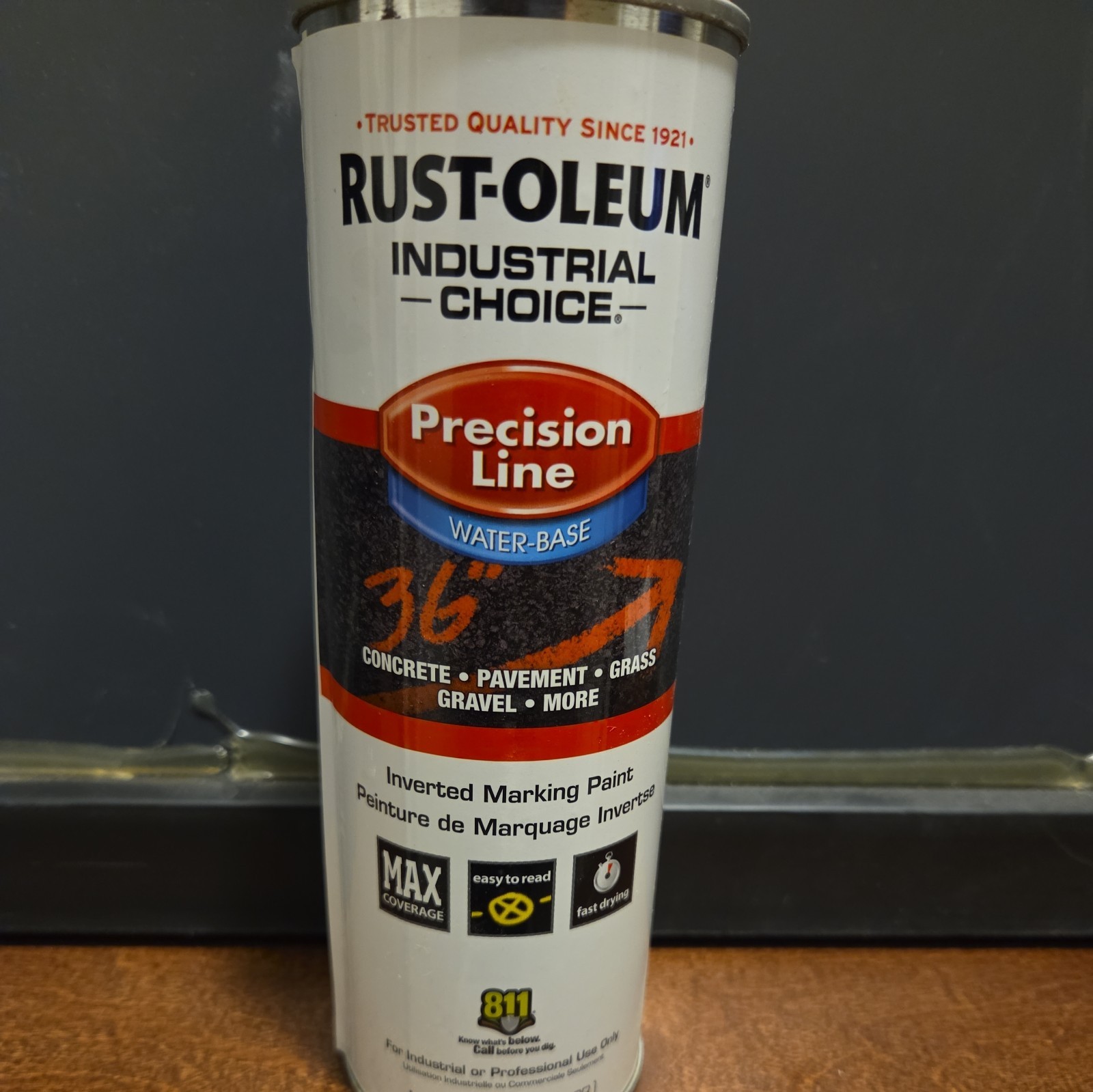 Rust-Oleum – 203038 – Precision Line Marking Paint, 17 Oz, Safety Red