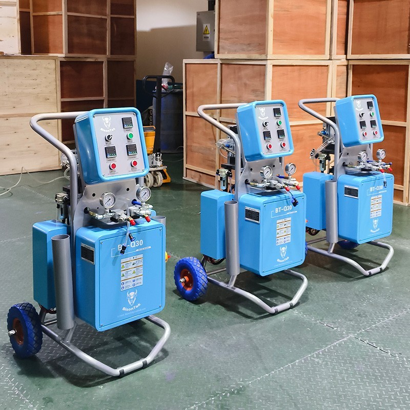 Pneumatic Polyurethane Spray Foam Machine 1:1 Ratio High Pressure Polyurea Spray