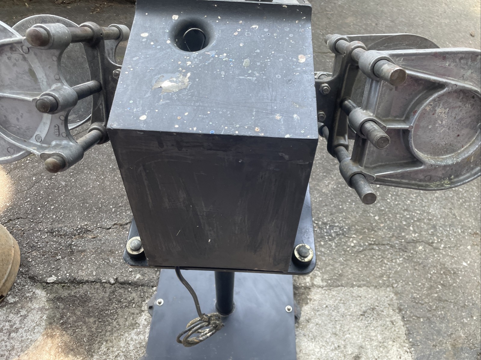 Red Devil paint conditioner shaker model 5400 Two arm