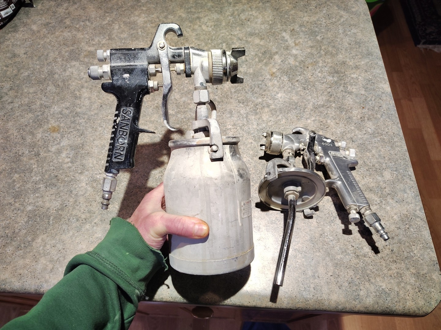 4001 PAINT SPRAYERS – QUANTITY 2 W/ 1 QUART POT