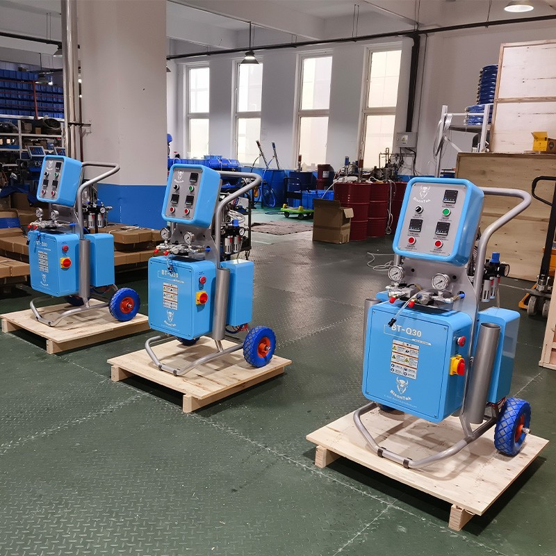 Pneumatic Polyurethane Spray Foam Machine 1:1 Ratio High Pressure Polyurea Spray