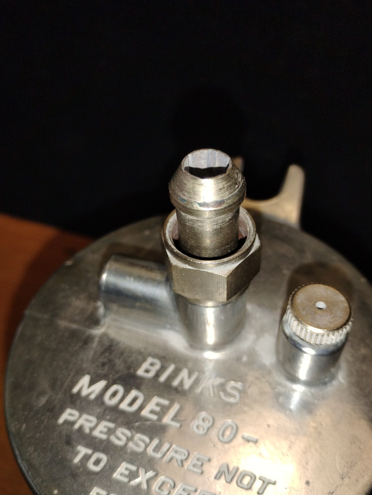 BINKS Model 80 Pressure Cup 1 Quart A-60324