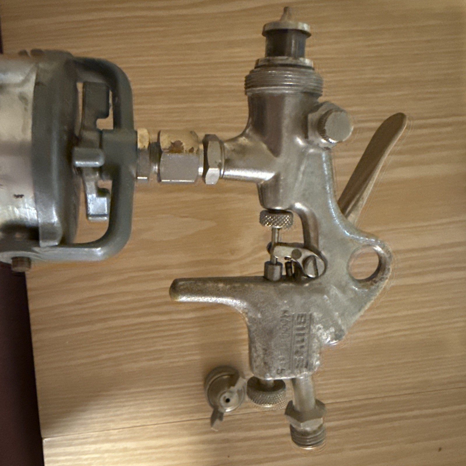 Vintage Binks Model 115 Conventional Touch-up Paint Spray Gun with 78SD Nozzle