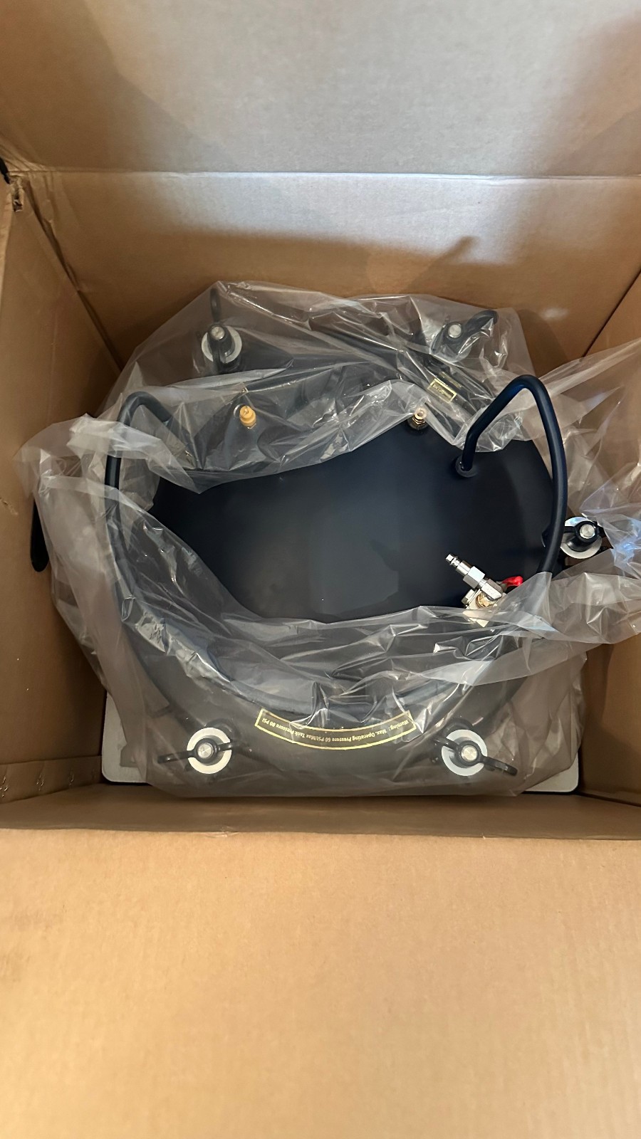 NEW IN BOX – California Air Tools 1810C 10 Gal. Epoxy Resin Casting Pressure Pot