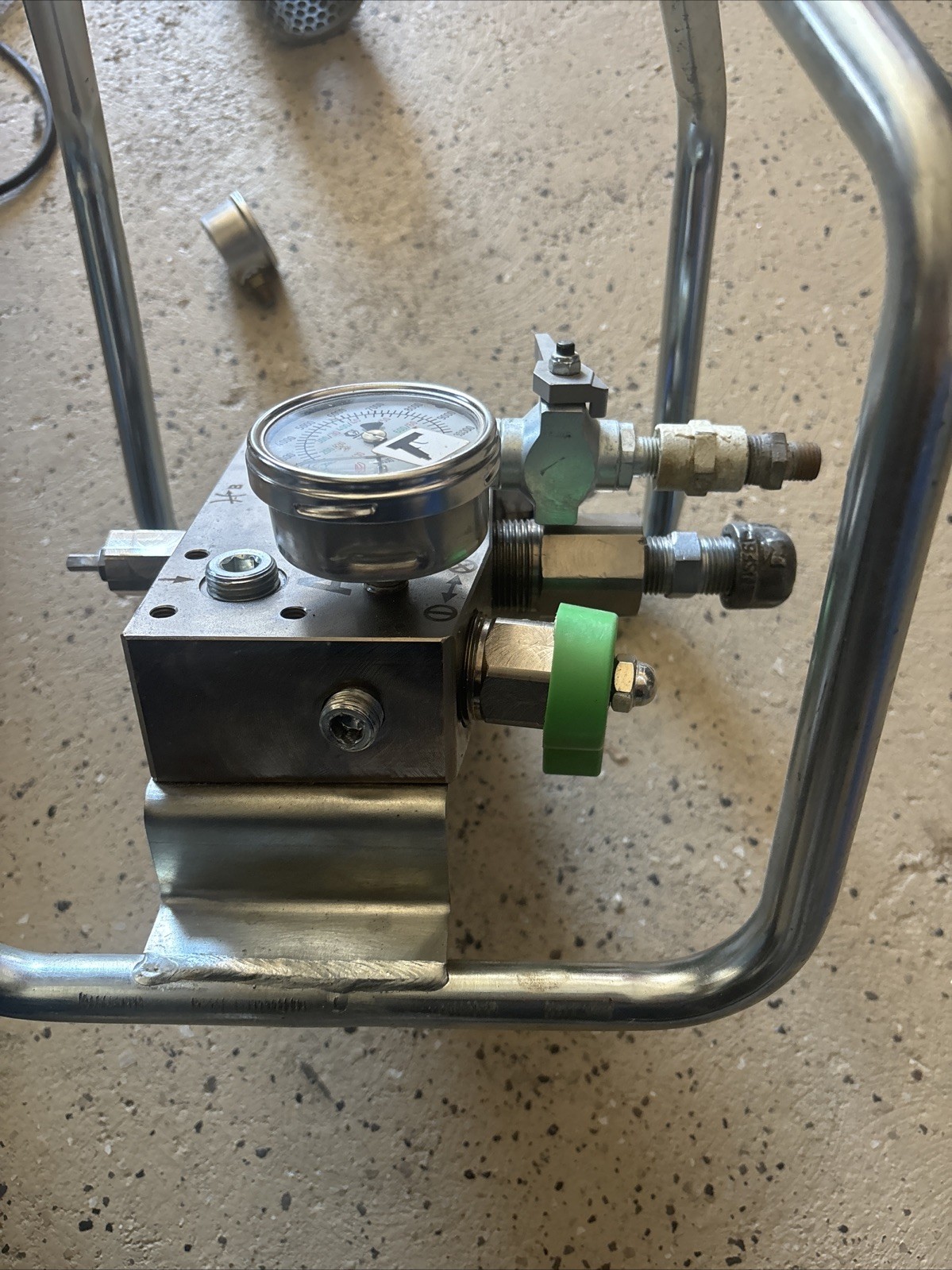 255684 GRACO Mix Manifold