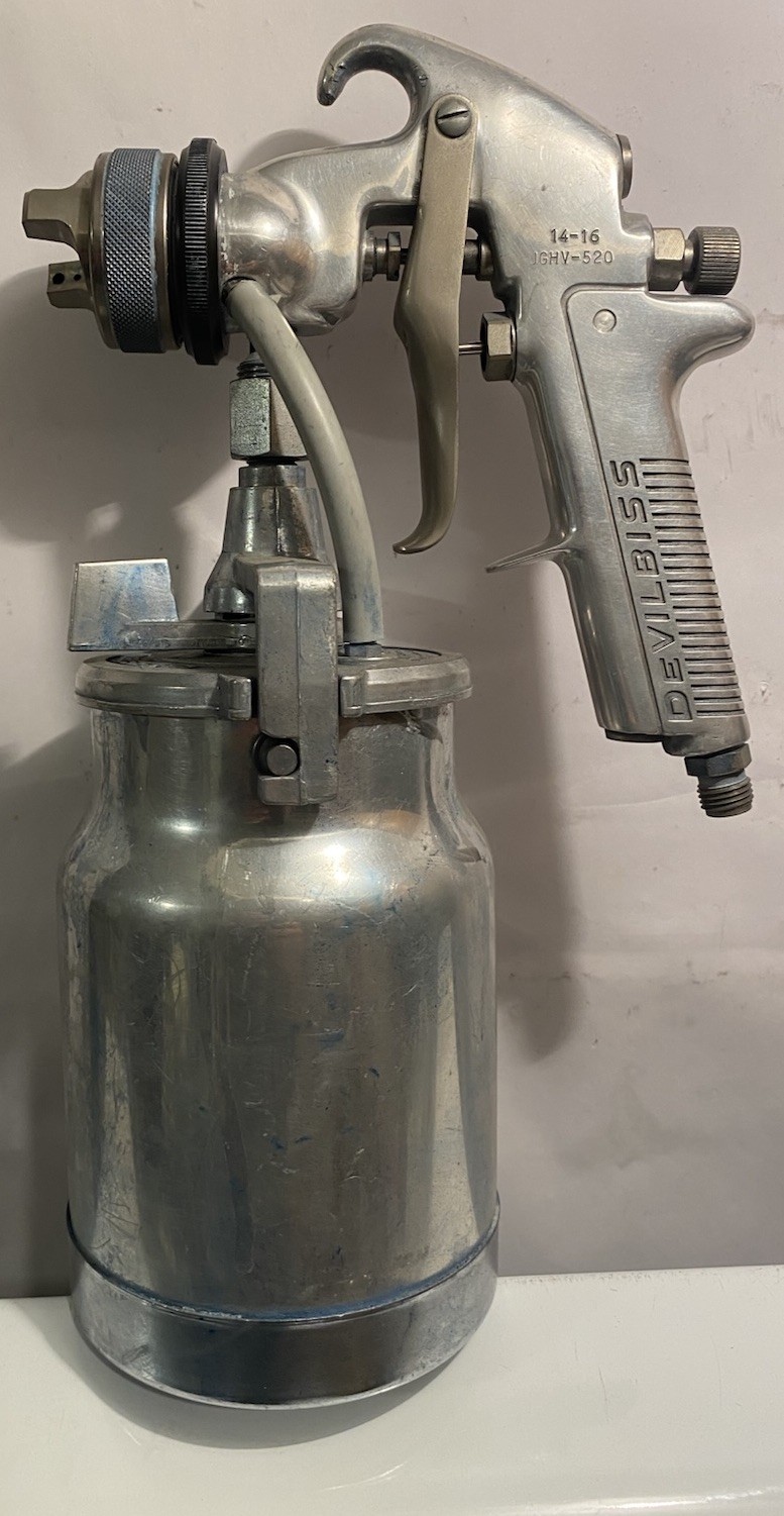 DeVilbiss JGHV-520 14-16 Pressure Paint Spray Gun Beautiful Condition Air