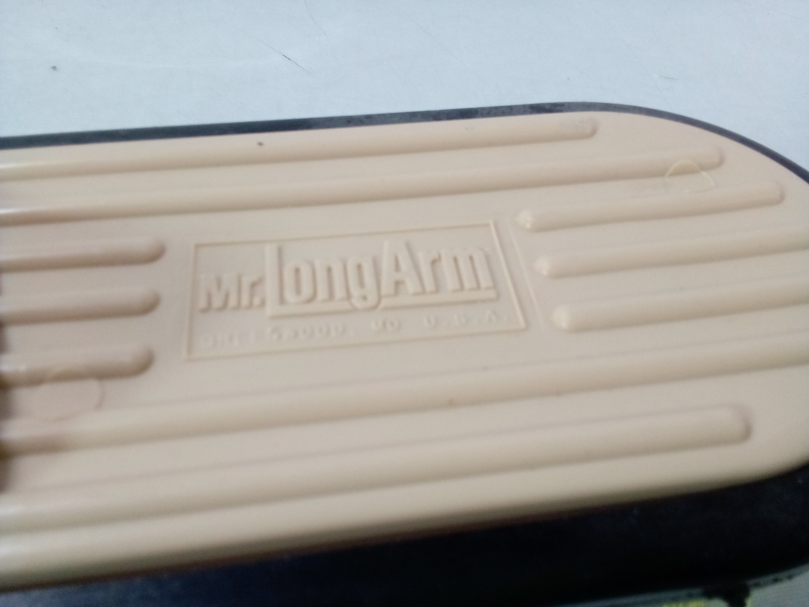 Mr. LongArm 0406 Stiff Flow-Thru Brush Tan