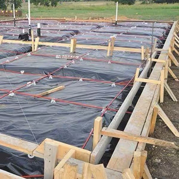 Roly Poly – Black Plastic Sheeting – 6 mil – (20′ x 100′) Polyethylene