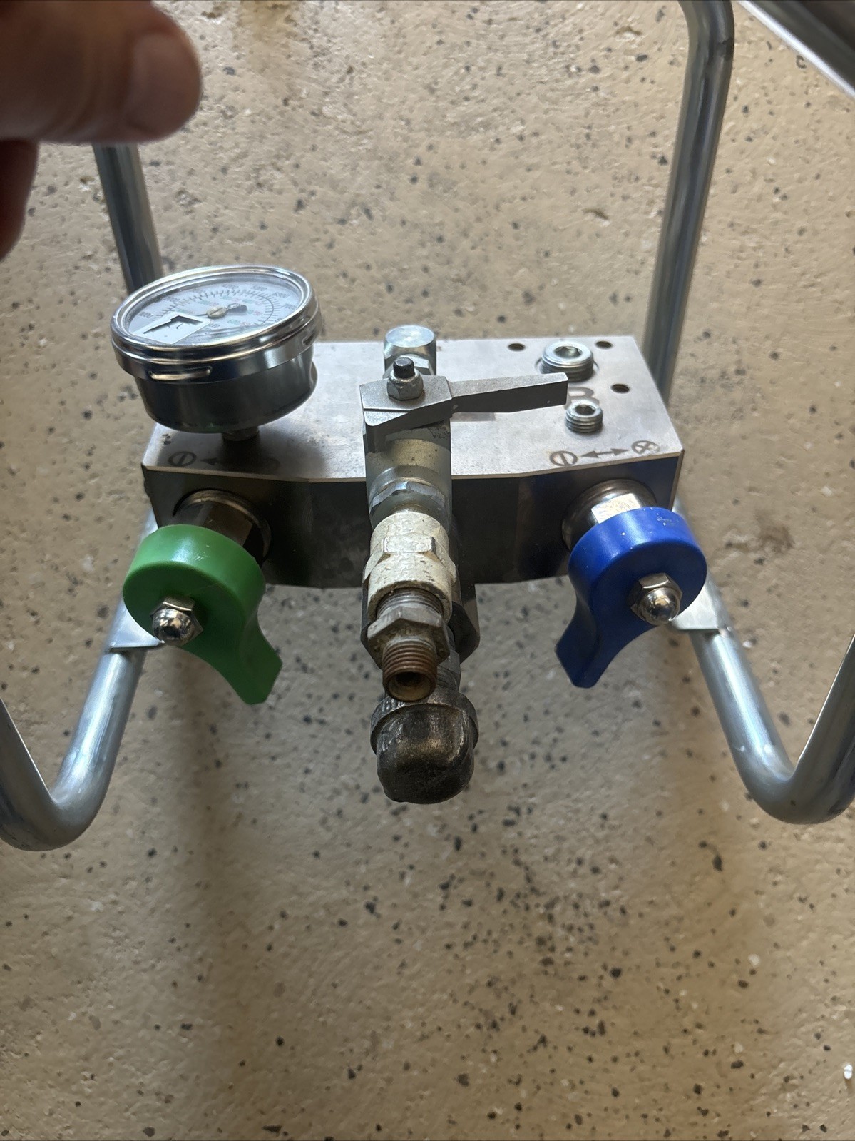 255684 GRACO Mix Manifold