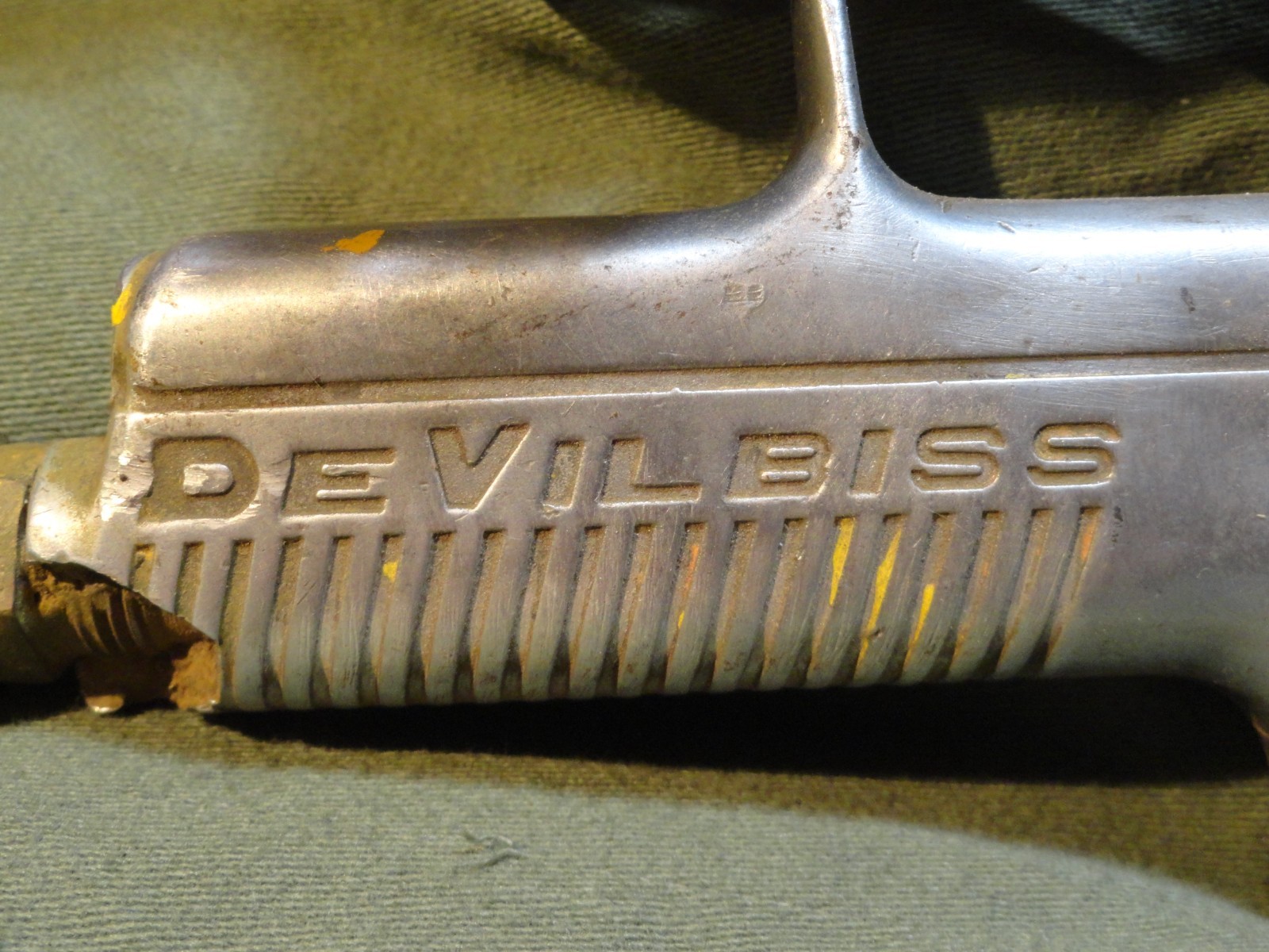 DEVILBISS USED SPRAY GUN ONLY TYPE JGA-502 PARTS OR REPAIR # 30 NOZZLE FAST SHIP