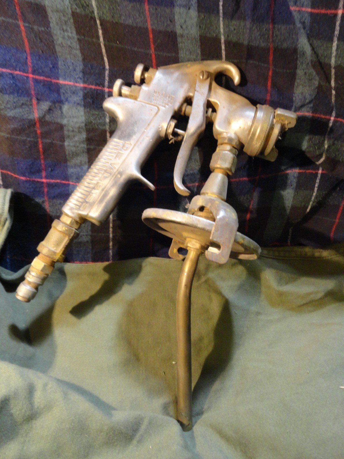 DEVILBISS USED SPRAY GUN ONLY TYPE JGA-502 PARTS OR REPAIR # 30 NOZZLE FAST SHIP