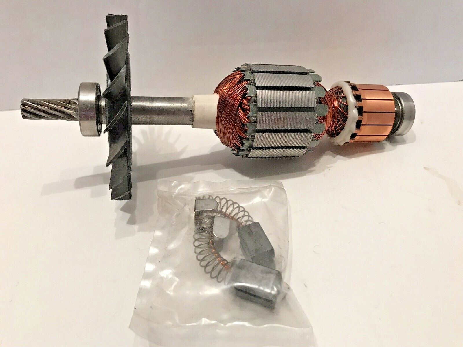 AMSPRAY # 10204 ARMATURE REPLACEMENT KIT WITH SET OF BRUSHES
