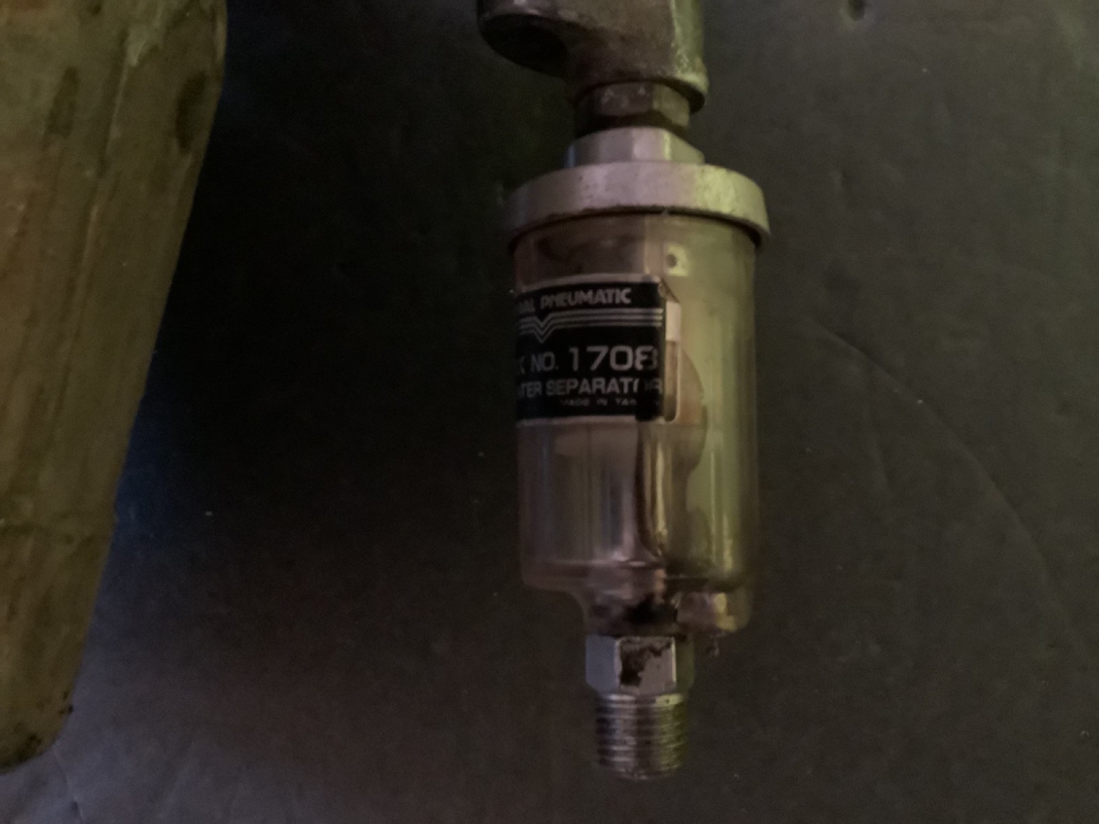 Binks Model 7 Air Spray Gun 36SD Nozzle Central Pneumatic Oil & Water Separator