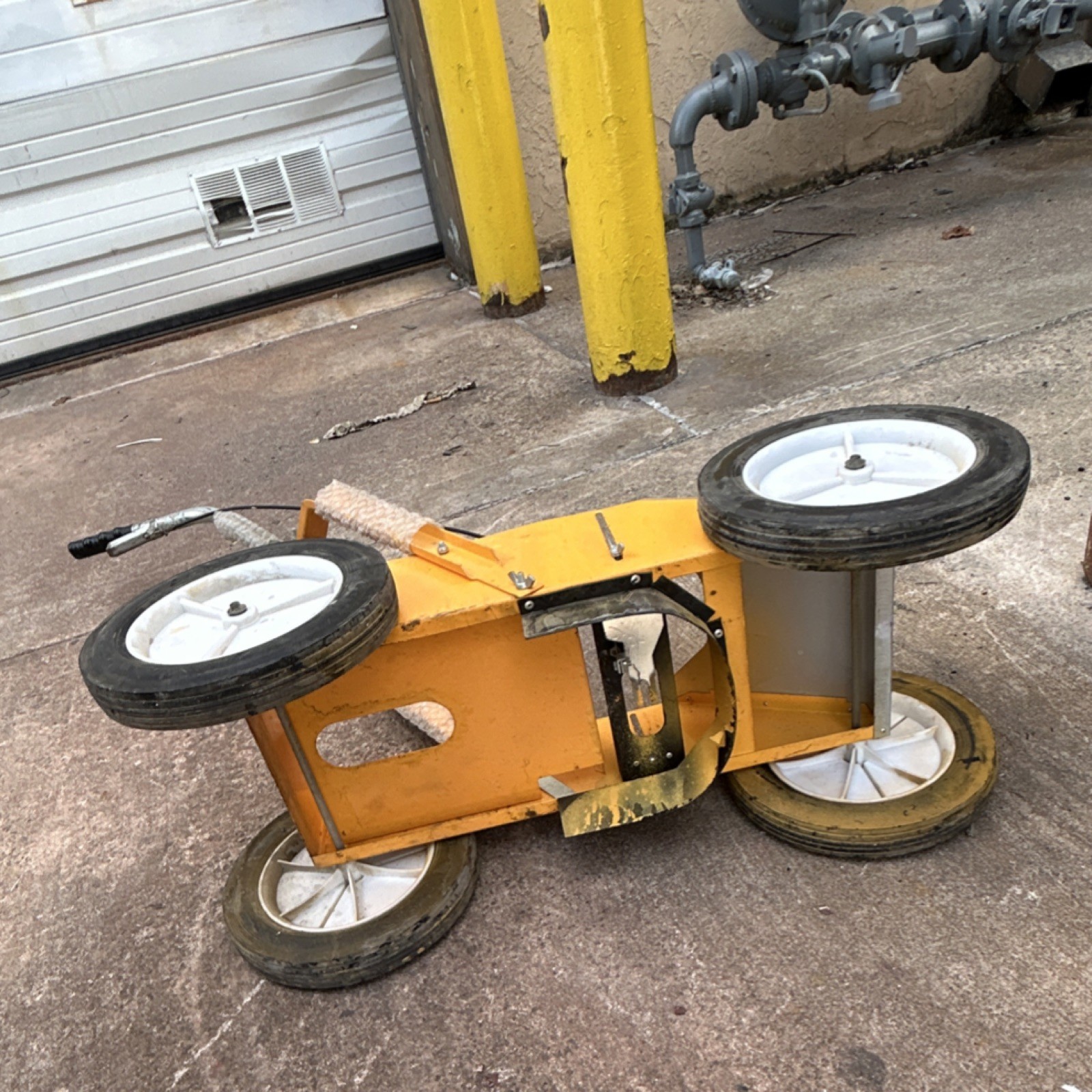 Rust-Oleum Athletic Field Striping Machine 206346 Yellow Cart Adjustable Pattern