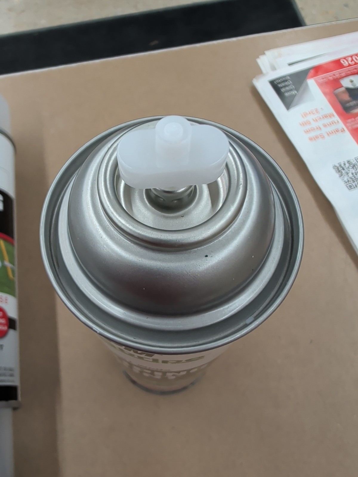 WHITE STRIPING PAINT – T TIP INVERTED NOZZLE – 17 OZ CAN – 6 PACK GPM TRUSTRIPE